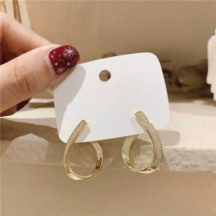 Elegance Open Loop charming Earings - Image 2