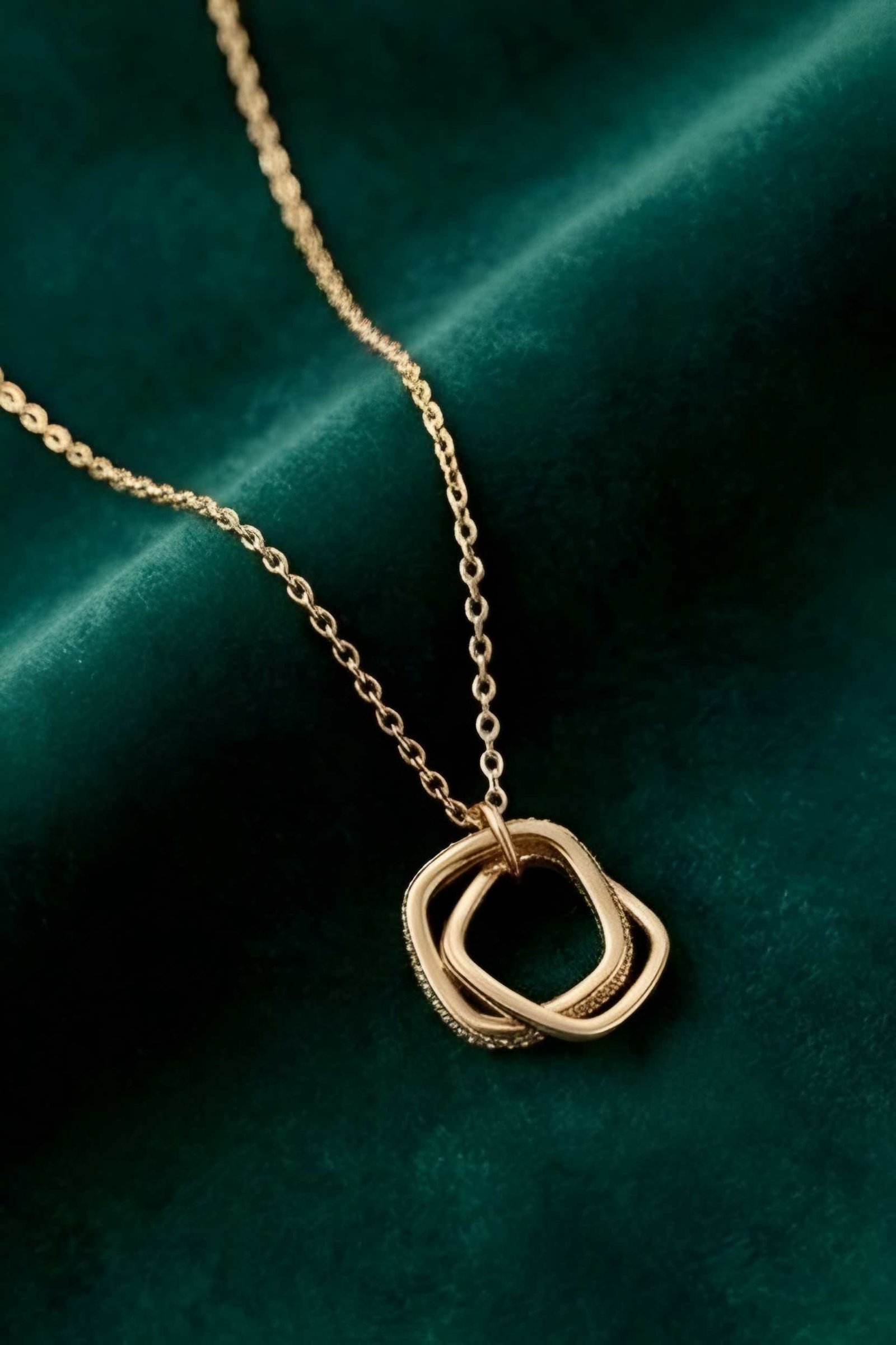 Harmony Loop Pendant Necklace